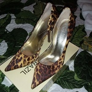Guess leopard pumps